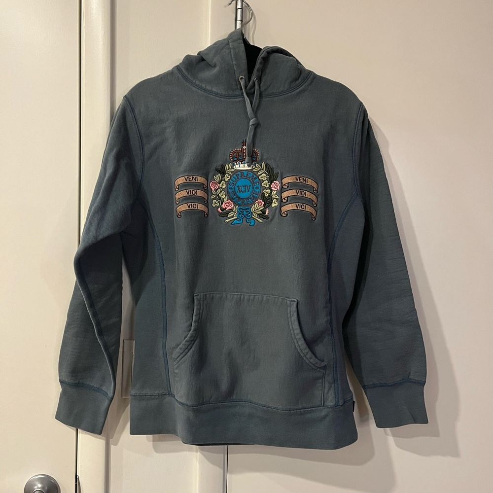 SUPREME HOODIE